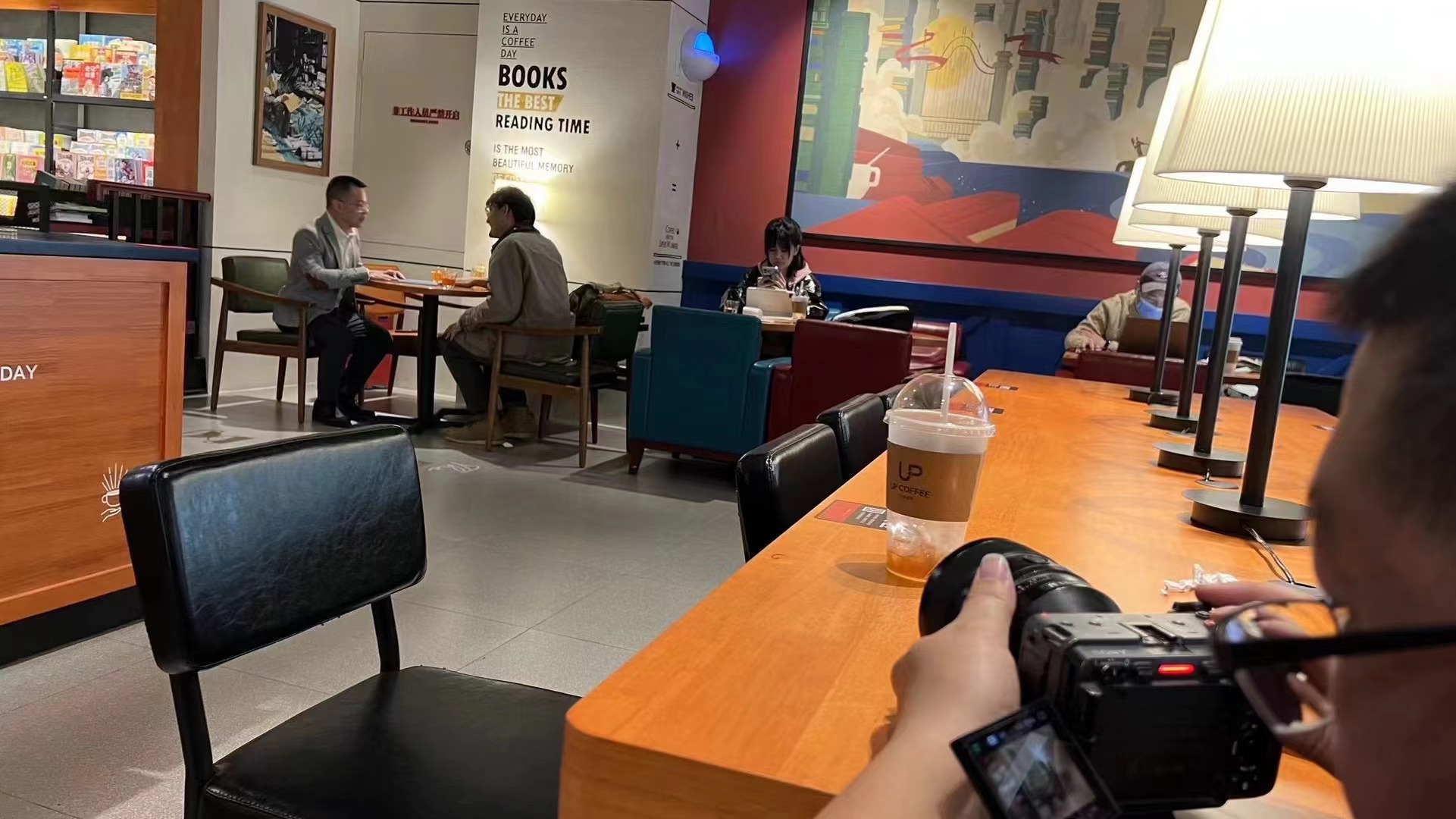 天南海北，順動廣告拍攝老百姓創(chuàng)業(yè)故事 